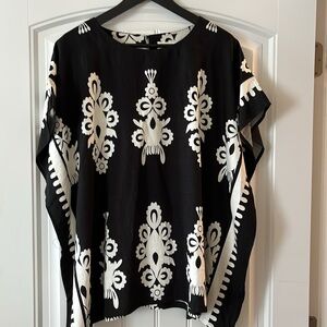 Black and White XL top